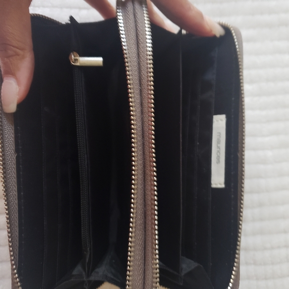 Zip Wallet - Picture 1 of 2